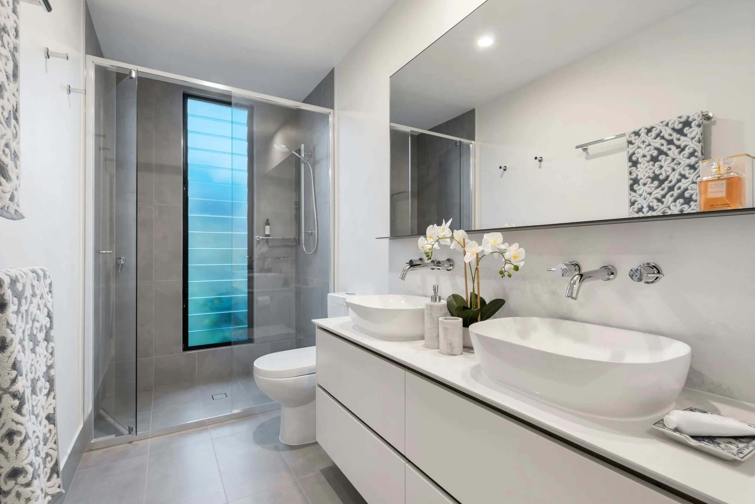 Renovated bathroom in Drumcondra, Dublin, with new vanity and mirror