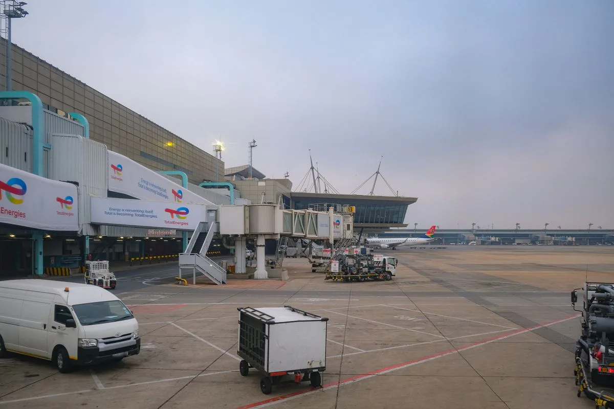 Shuttle vehicle for airport and event transportation