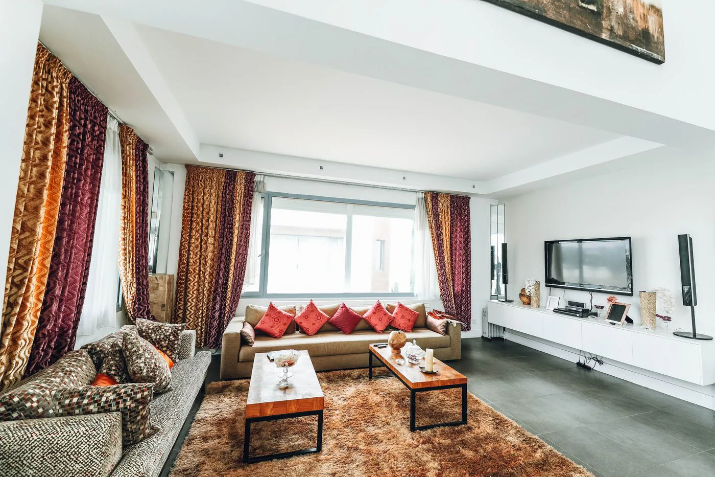 Sunlit loft in the old town