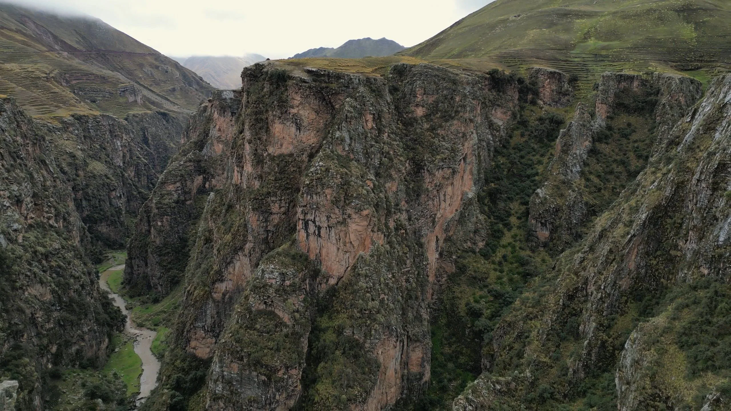 Montañas andinas en Cusco